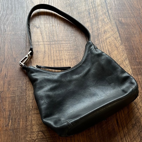 Tignanello Handbags - Tignanello Fine Genuine Leather Shoulder Bag Black